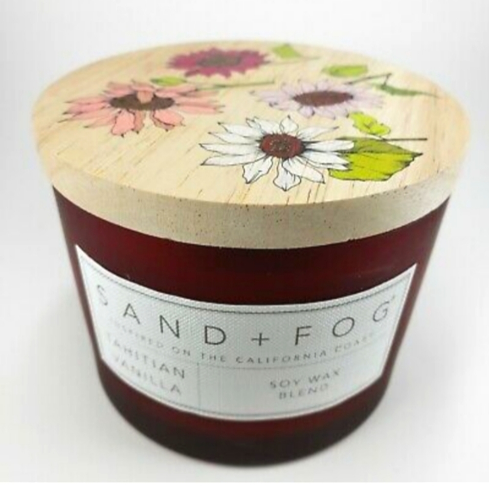 NWT Sand & Fog Tahitian Vanilla Soy Candle
